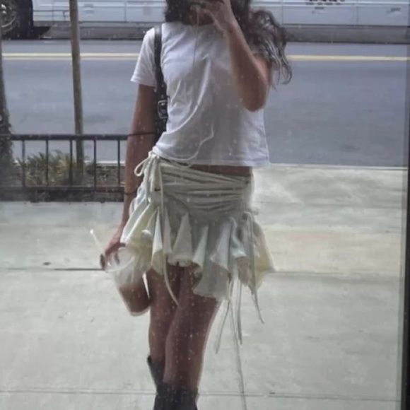 Cute skirt! - Picture 2 of 4